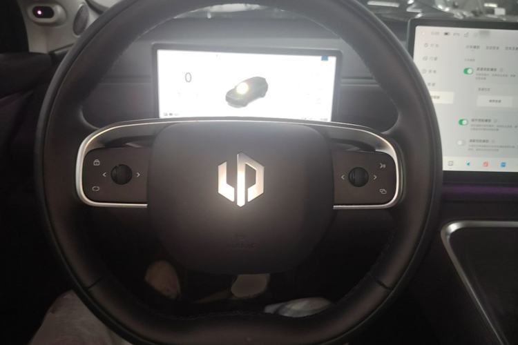 Used Leapmotor C16 2026 All-Electric 630 LiDAR Zhizun Edition 6 Seats Steering Wheel
