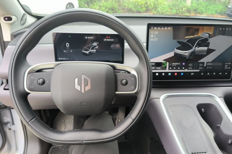 Used Leapmotor C16 2026 All-Electric 630 LiDAR Version 6-Seater Steering Wheel
