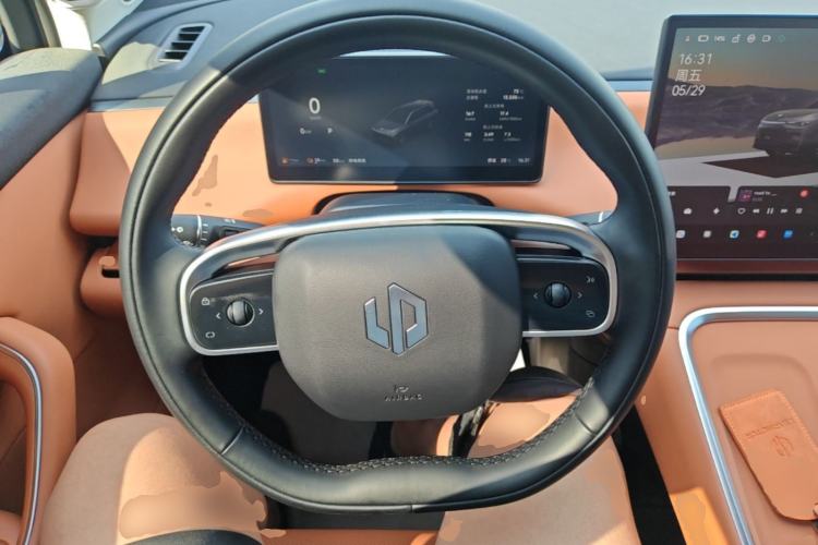 Used Leapmotor C16 2026 Extended-Range 280 LiDAR Version 6 Seats Steering Wheel