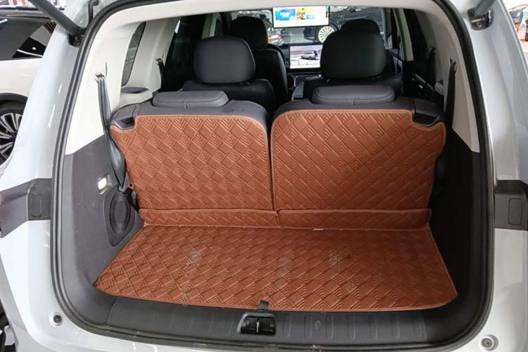 Used Leapmotor C16 2026 Extended-Range 280 LiDAR Zhizun Edition 6 Seats Trunk
