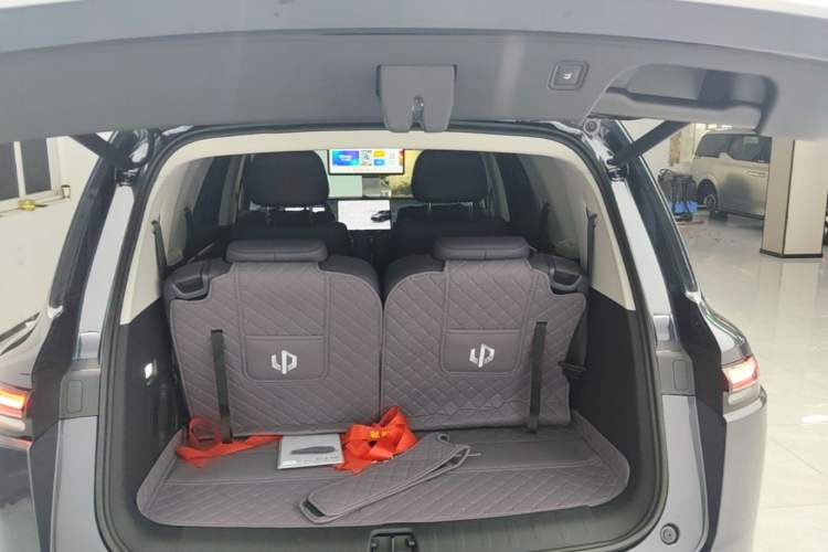 Used Leapmotor C16 2026 Extended-Range 280 LiDAR Zhizun Edition 6 Seats Trunk