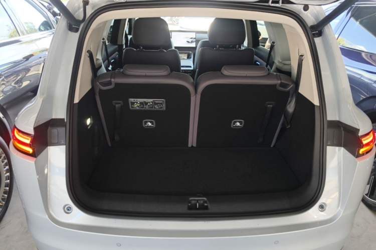 Used Leapmotor C16 2026 Extended-Range 280 LiDAR Version 6 Seats Trunk