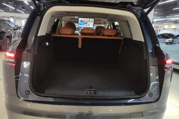 Used Leapmotor C16 2026 Pure Electric 630 LiDAR Zhizun Edition 5 Seats Trunk