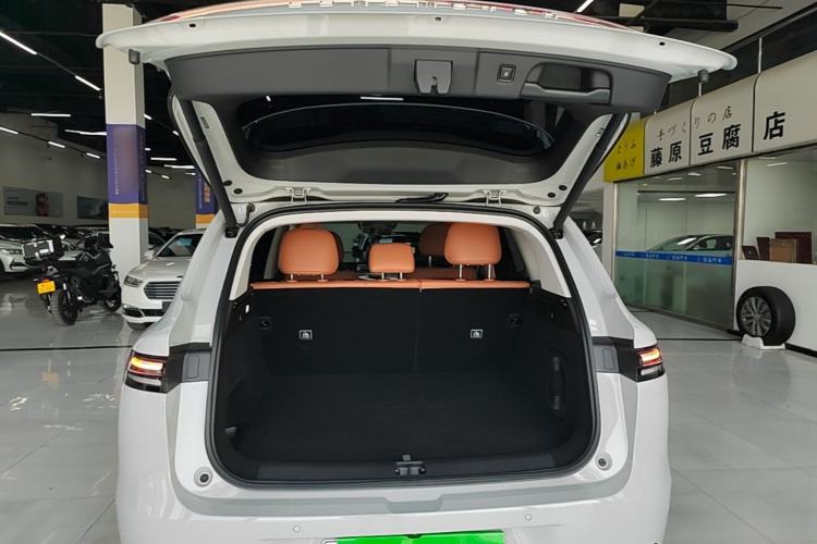 Used Leapmotor C16 2026 All-Electric 630 LiDAR Zhizun Edition 6 Seats Trunk