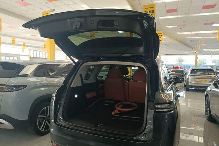Used Leapmotor C16 2026 Extended-Range 280 LiDAR Zhizun Edition 6 Seats Trunk