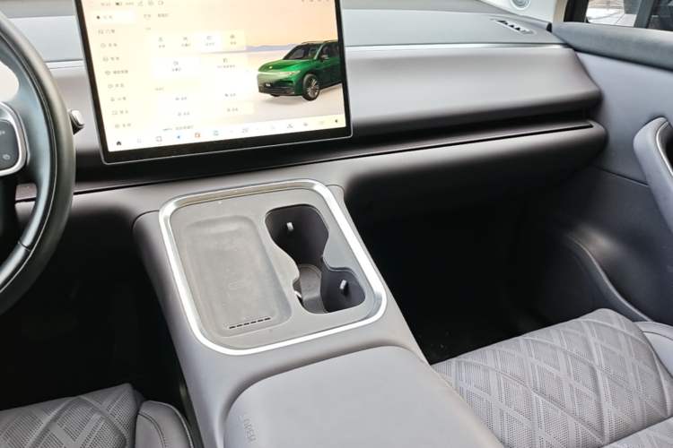 Used Leapmotor C16 2026 Extended-Range 280 LiDAR Zhizun Edition 5 Seats Audio And AC Panel