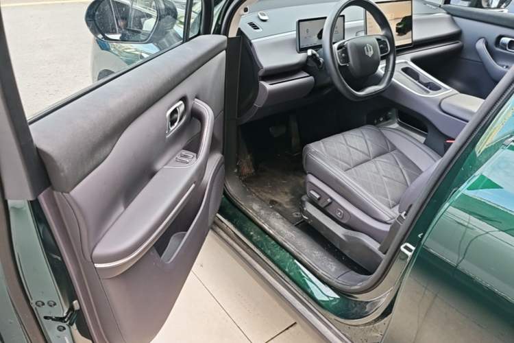 Used Leapmotor C16 2026 Extended-Range 280 LiDAR Zhizun Edition 5 Seats Driver Seat