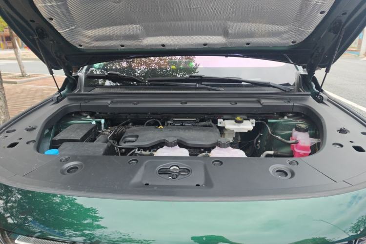 Used Leapmotor C16 2026 Extended-Range 280 LiDAR Zhizun Edition 6 Seats Engine Bay