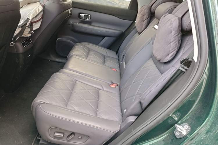 Used Leapmotor C16 2026 Extended-Range 280 LiDAR Zhizun Edition 5 Seats Left Rear Seat