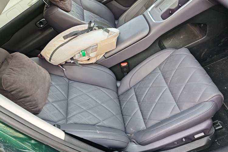 Used Leapmotor C16 2026 Extended-Range 280 LiDAR Zhizun Edition 5 Seats Right Front Seat