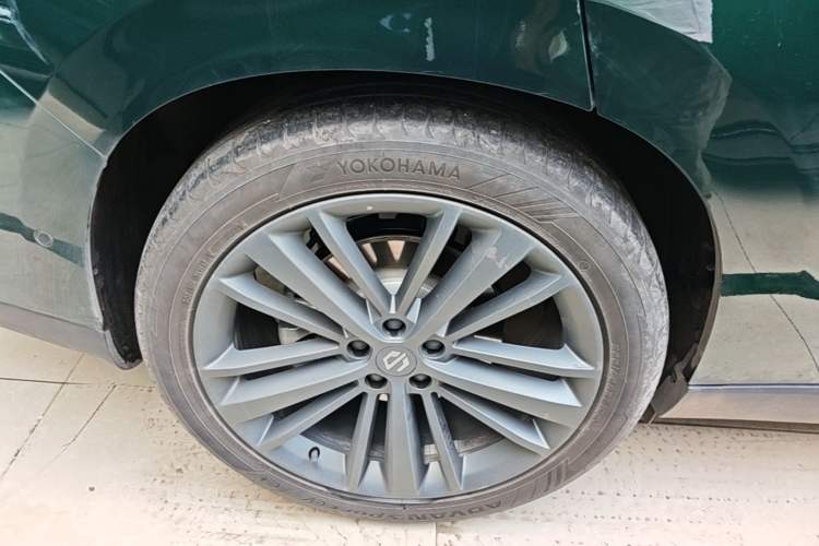 Used Leapmotor C16 2026 Extended-Range 280 LiDAR Zhizun Edition 5 Seats Right Rear Wheel Hub