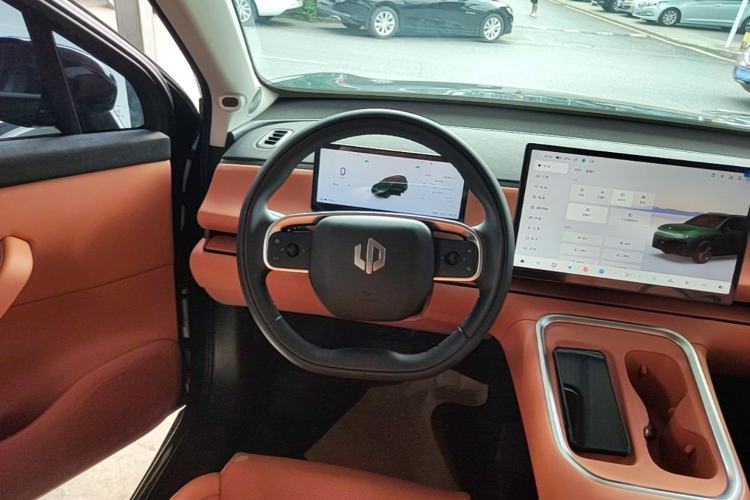 Used Leapmotor C16 2026 All-Electric 630 LiDAR Zhizun Edition 6 Seats Steering Wheel