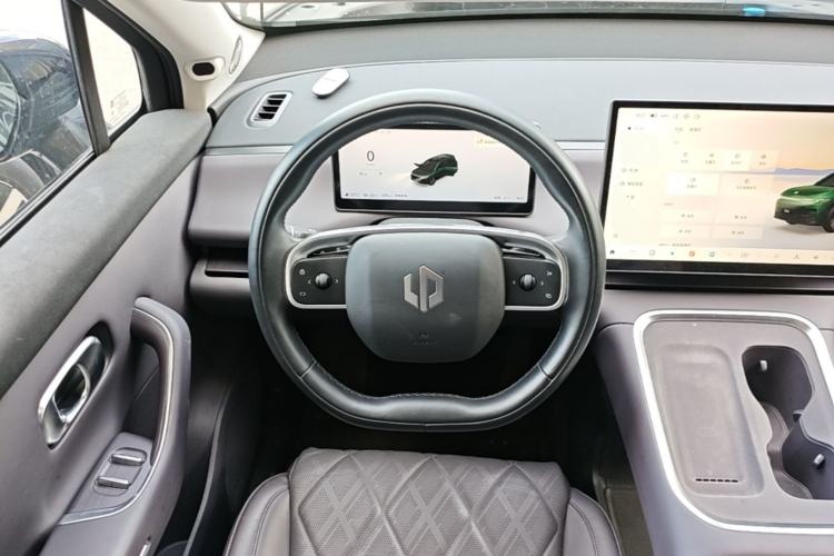 Used Leapmotor C16 2026 Extended-Range 280 LiDAR Zhizun Edition 5 Seats Steering Wheel