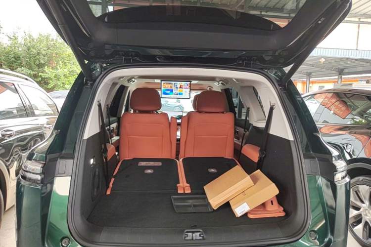 Used Leapmotor C16 2026 All-Electric 630 LiDAR Zhizun Edition 6 Seats Trunk