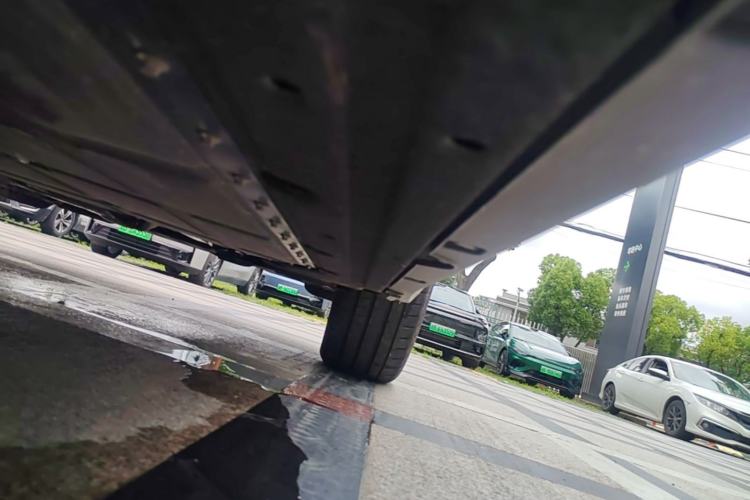 Used Leapmotor C16 2026 Extended-Range 280 LiDAR Zhizun Edition 6 Seats Chassis Front Right