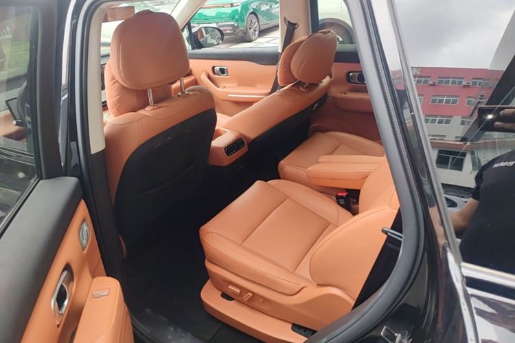 Used Leapmotor C16 2026 Extended-Range 280 LiDAR Zhizun Edition 6 Seats Left Rear Seat
