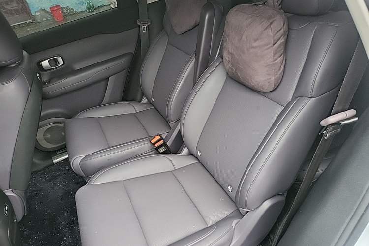Used Leapmotor C16 2026 All-Electric 630 LiDAR Zhizun Edition 6 Seats Left Rear Seat