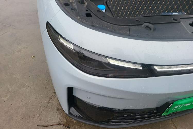 Used Leapmotor C16 2026 All-Electric 630 LiDAR Zhizun Edition 6 Seats Right Front Headlight