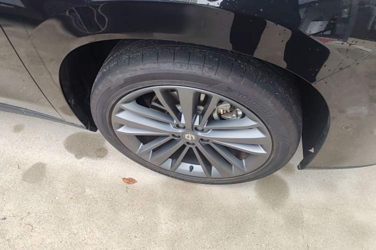Used Leapmotor C16 2026 Extended-Range 280 LiDAR Zhizun Edition 6 Seats Right Front Wheel Hub