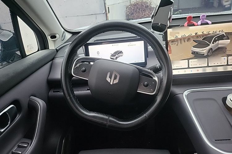 Used Leapmotor C16 2026 All-Electric 630 LiDAR Zhizun Edition 6 Seats Steering Wheel