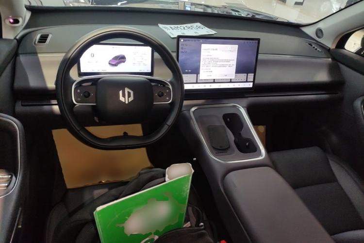 Used Leapmotor C16 2026 Extended-Range 280 LiDAR Zhizun Edition 6 Seats Center Console