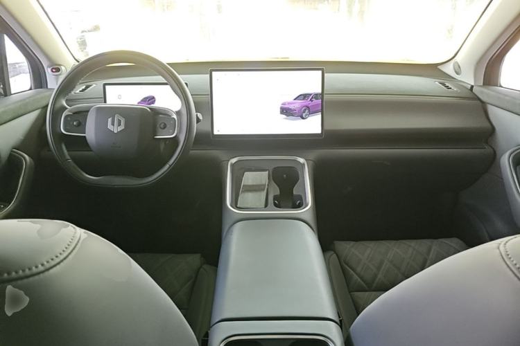Used Leapmotor C16 2026 Extended-Range 280 LiDAR Zhizun Edition 5 Seats Center Console