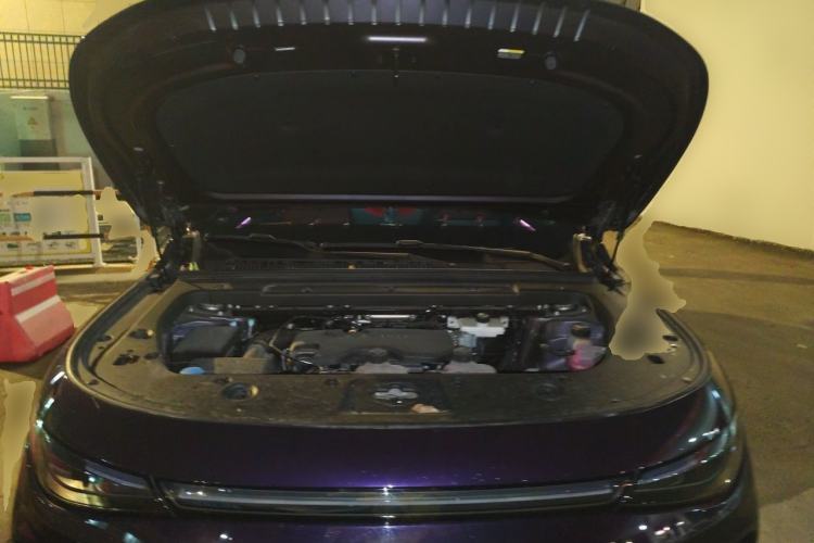 Used Leapmotor C16 2026 Extended-Range 280 LiDAR Zhizun Edition 6 Seats Engine Bay