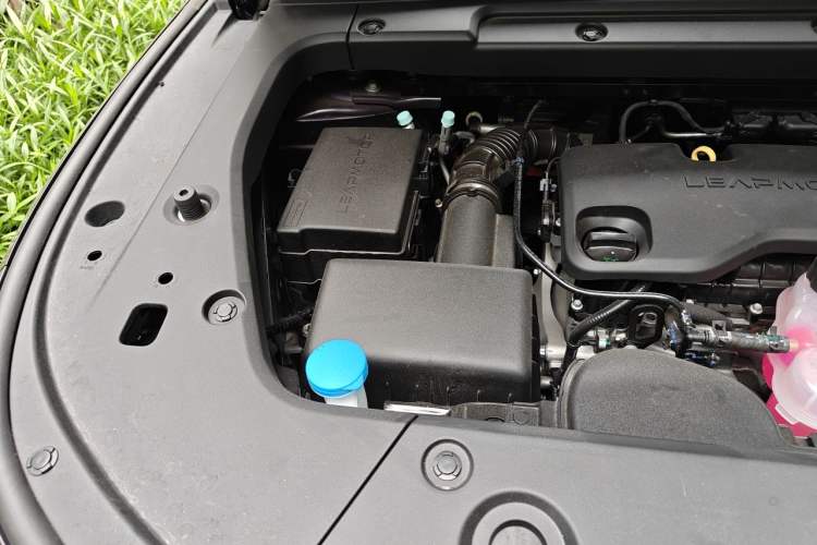 Used Leapmotor C16 2026 Extended-Range 280 LiDAR Zhizun Edition 6 Seats Engine Bay Right