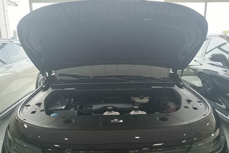 Used Leapmotor C16 2026 Extended-Range 280 LiDAR Zhizun Edition 5 Seats Engine Bay