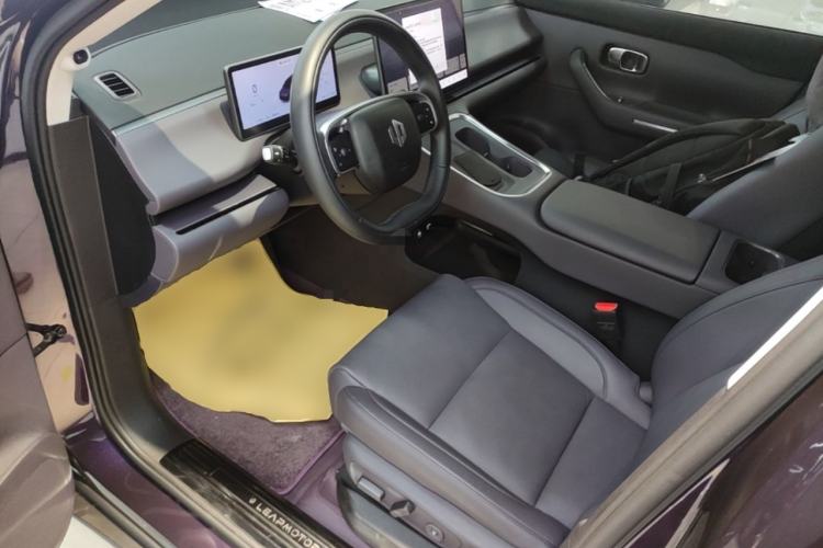 Used Leapmotor C16 2026 Extended-Range 280 LiDAR Zhizun Edition 6 Seats Left Front Seat