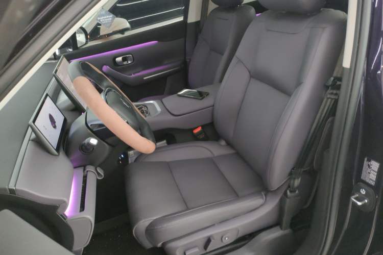 Used Leapmotor C16 2026 All-Electric 630 LiDAR Zhizun Edition 6 Seats Left Front Seat