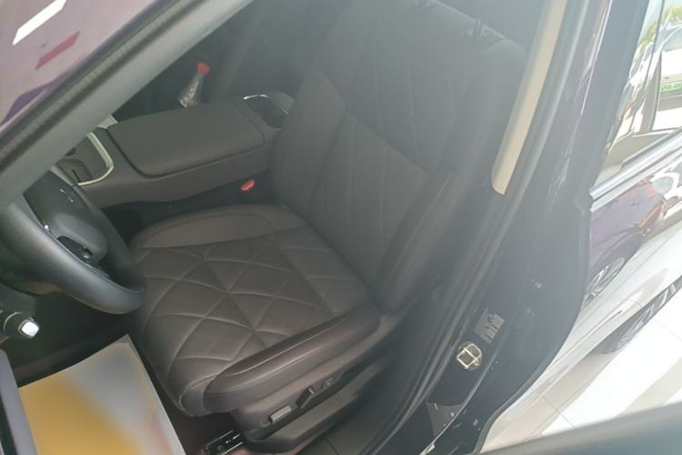 Used Leapmotor C16 2026 Extended-Range 280 LiDAR Zhizun Edition 5 Seats Left Front Seat