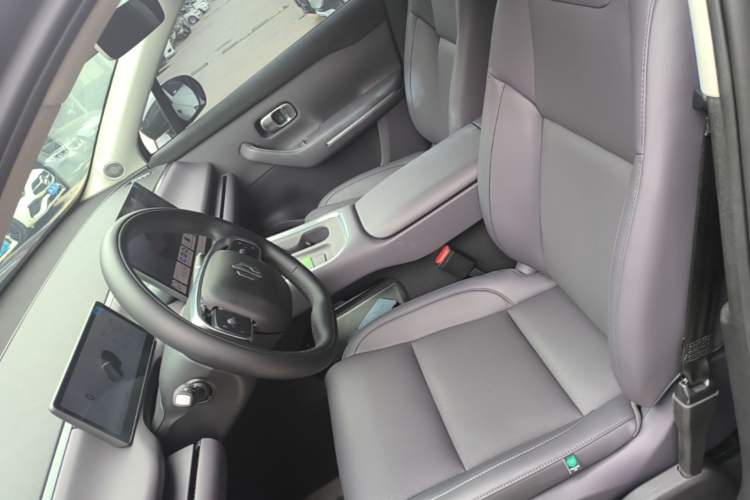 Used Leapmotor C16 2026 Extended-Range 280 LiDAR Version 6 Seats Left Front Seat