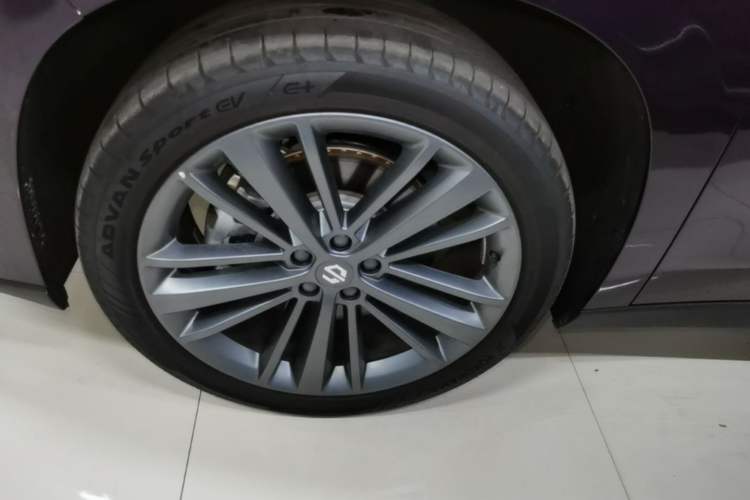 Used Leapmotor C16 2026 Extended-Range 280 LiDAR Version 6 Seats Left Front Wheel Hub
