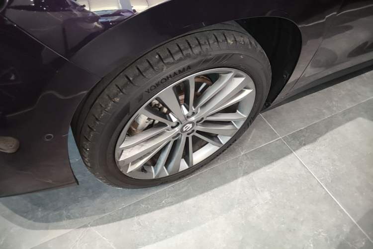 Used Leapmotor C16 2026 Extended-Range 280 LiDAR Zhizun Edition 6 Seats Left Front Wheel Hub