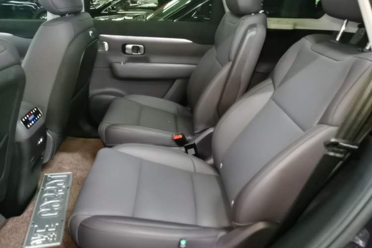 Used Leapmotor C16 2026 Extended-Range 280 LiDAR Version 6 Seats Left Rear Seat