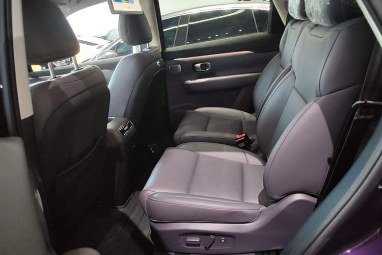 Used Leapmotor C16 2026 Extended-Range 280 LiDAR Zhizun Edition 6 Seats Left Rear Seat