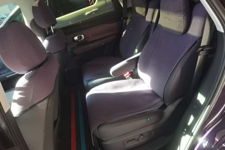 Used Leapmotor C16 2026 Extended-Range 280 LiDAR Version 6 Seats Left Rear Seat