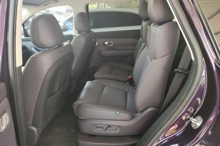 Used Leapmotor C16 2026 Extended-Range 280 LiDAR Version 6 Seats Left Rear Seat