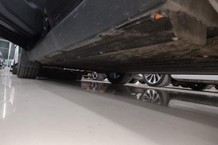 Used Leapmotor C16 2026 All-Electric 630 LiDAR Zhizun Edition 6 Seats Left Side Sill