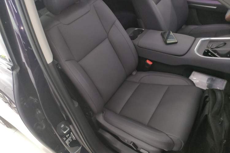 Used Leapmotor C16 2026 All-Electric 630 LiDAR Zhizun Edition 6 Seats Right Front Seat