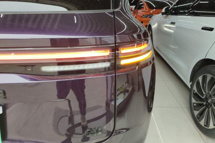 Used Leapmotor C16 2026 All-Electric 630 LiDAR Zhizun Edition 6 Seats Right Rear Taillight