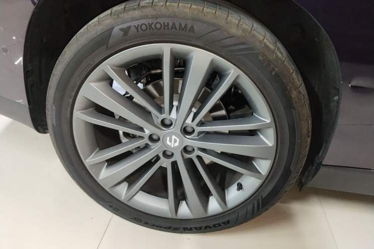 Used Leapmotor C16 2026 Extended-Range 280 LiDAR Version 6 Seats Right Rear Wheel Hub