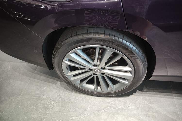Used Leapmotor C16 2026 Extended-Range 280 LiDAR Zhizun Edition 6 Seats Right Rear Wheel Hub