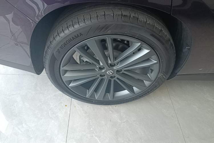 Used Leapmotor C16 2026 Extended-Range 280 LiDAR Zhizun Edition 5 Seats Right Rear Wheel Hub