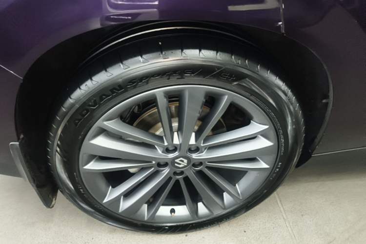 Used Leapmotor C16 2026 All-Electric 630 LiDAR Zhizun Edition 6 Seats Right Rear Wheel Hub