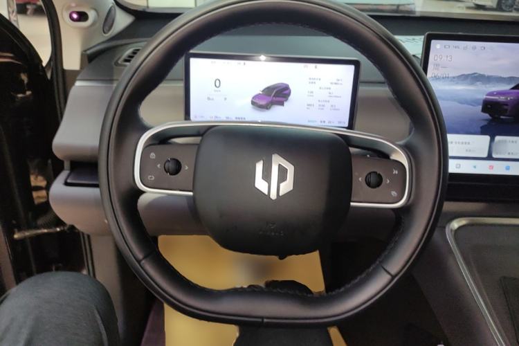 Used Leapmotor C16 2026 Extended-Range 280 LiDAR Zhizun Edition 6 Seats Steering Wheel