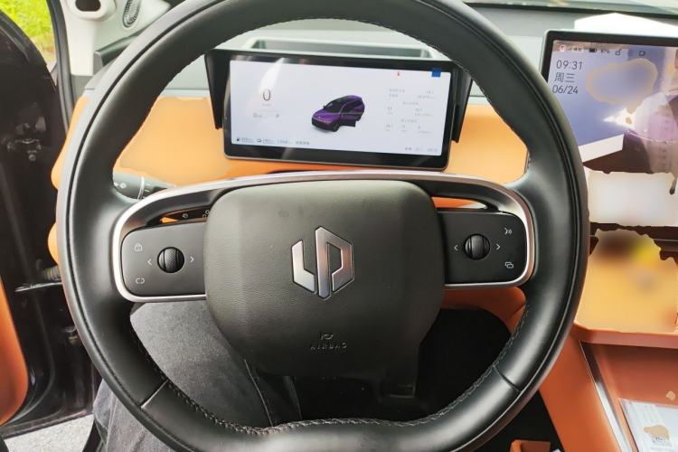 Used Leapmotor C16 2026 Extended-Range 280 LiDAR Zhizun Edition 5 Seats Steering Wheel