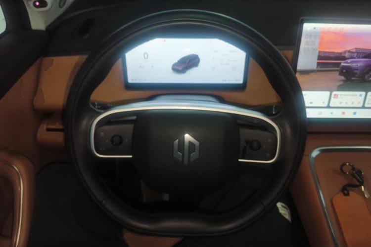 Used Leapmotor C16 2026 All-Electric 630 LiDAR Zhizun Edition 6 Seats Steering Wheel