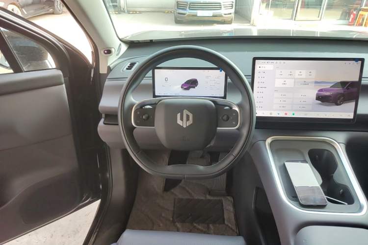 Used Leapmotor C16 2026 Extended-Range 280 LiDAR Version 6 Seats Steering Wheel